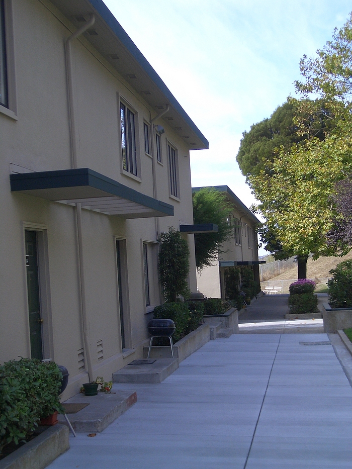 Apartments and Houses for Rent Near Me in 94124